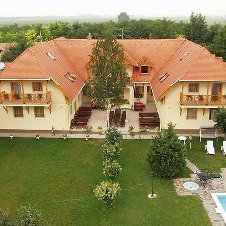 Adam Tanya Fogado Hotel Balázspuszta Екстериор снимка