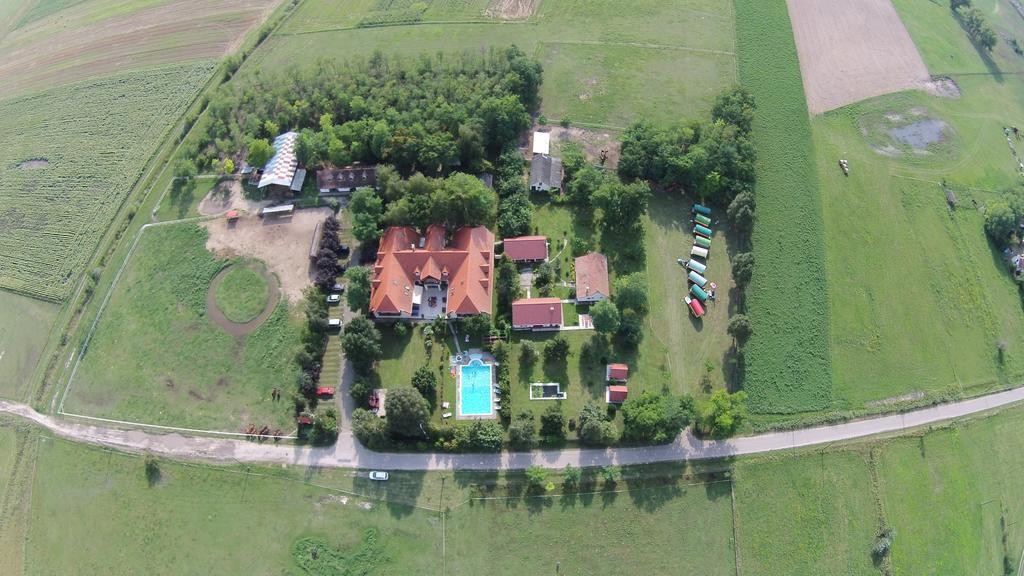 Adam Tanya Fogado Hotel Balázspuszta Екстериор снимка