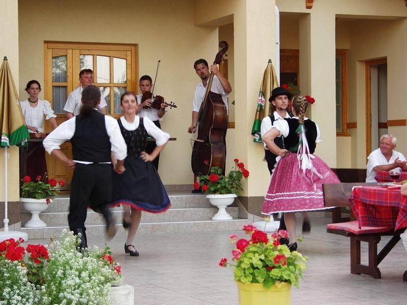 Adam Tanya Fogado Hotel Balázspuszta Екстериор снимка
