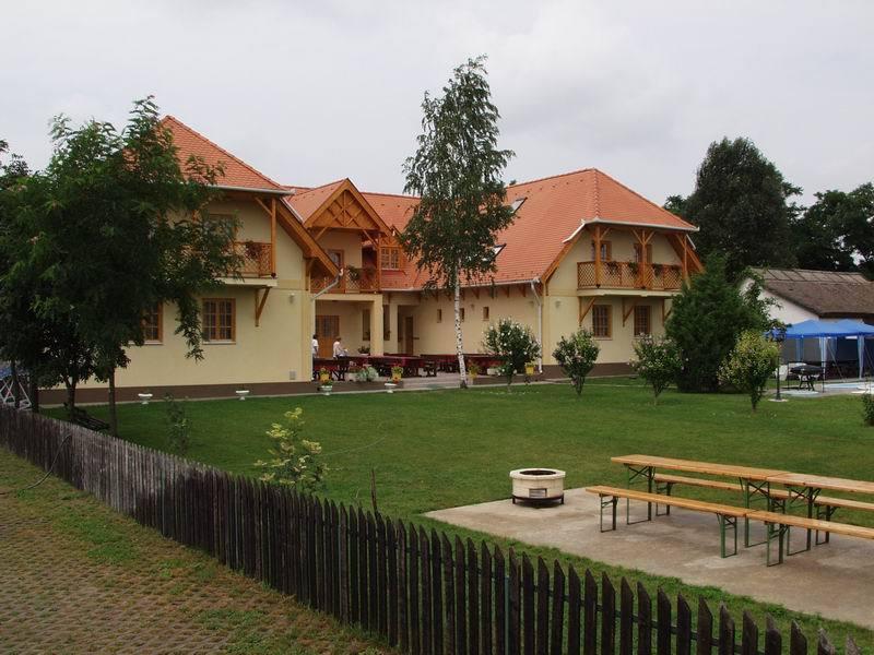 Adam Tanya Fogado Hotel Balázspuszta Екстериор снимка